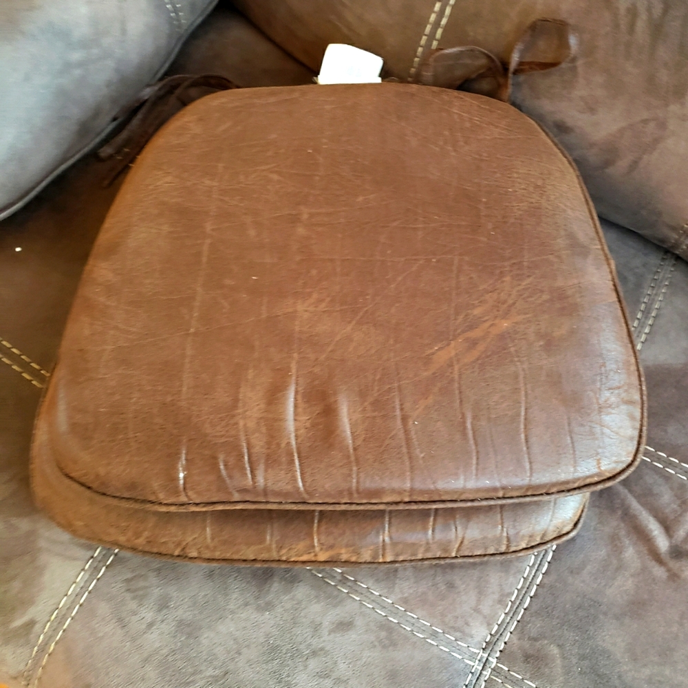 "Sueded" chair pads with ties